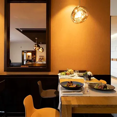 Radisson Blu Hotel. Paris-boulogne بولونِ بييانكور